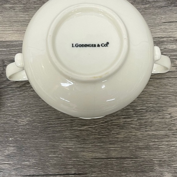 L. Godinger & Co Ivory Sugar Bowl with Lid – Pierced Rim Vintage Elegant Decor - Picture 7 of 10